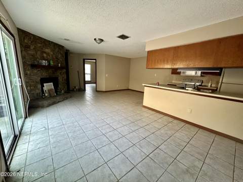 5526 Bennington Drive, Jacksonville FL - photo 7 of 17