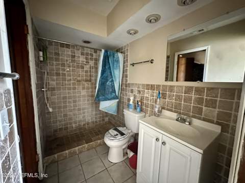 5526 Bennington Drive, Jacksonville FL - photo 9 of 17
