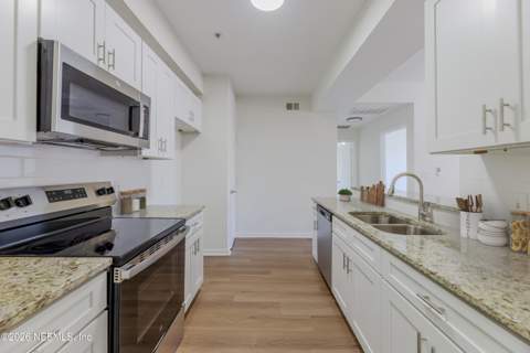 8539 Gate Parkway #1537, Jacksonville FL - photo 20 of 28