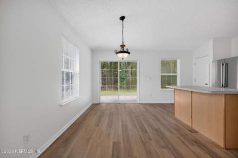 8066 Leafcrest Drive, Jacksonville FL - photo 6 of 15
