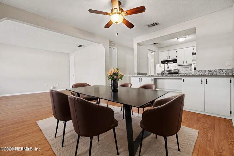 3 bedroom Single Family Residence at 4226 Loys Drive, Oak Park Heights, Jacksonville — photo 3