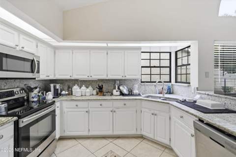 4018 Corrientes Court, Jacksonville FL - photo 9 of 32