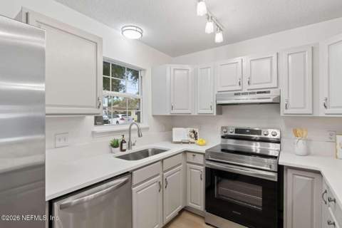 639 6th Avenue, Jacksonville Beach FL - photo 11 of 23