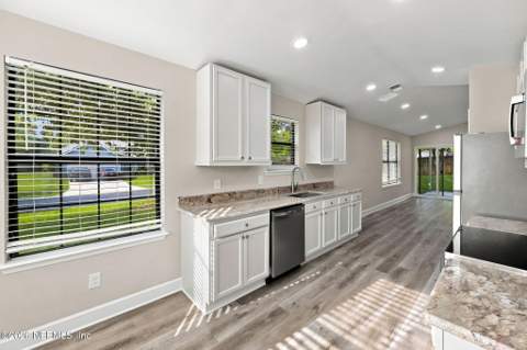 1353 Sioux Street, Orange Park FL - photo 12 of 35