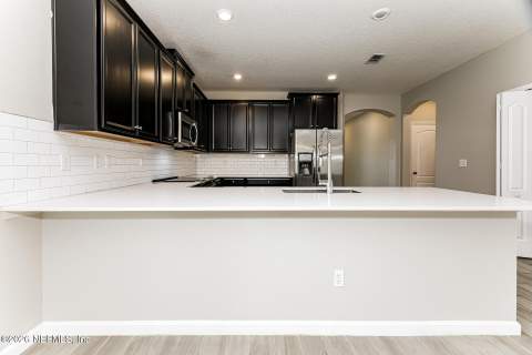9967 Pavnes Creek Drive, Jacksonville FL - photo 9 of 21