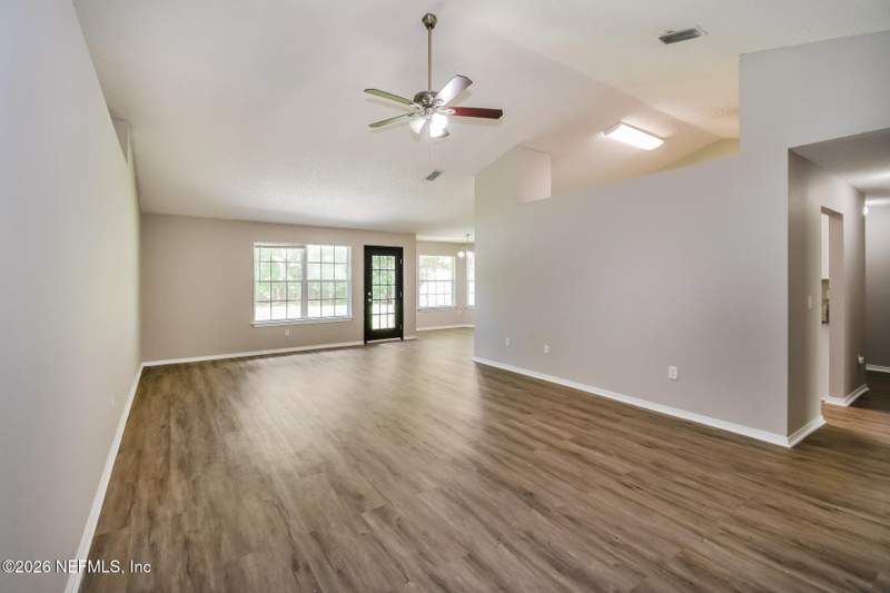 4 bedroom Single Family Residence at 2125 Pine Tree Lane, Honeysuckle Hill, Middleburg — photo 4