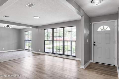 1720 Bay Circle, Orange Park FL - photo 8 of 45