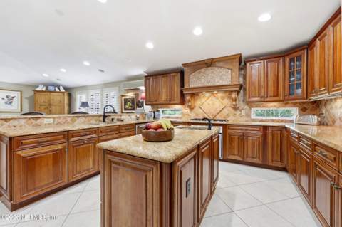 3615 Via De La Reina, Jacksonville FL - photo 11 of 53
