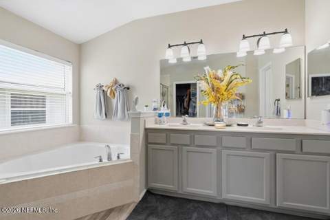 3223 Wandering Oaks Drive, Orange Park FL - photo 20 of 61