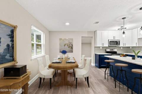 2108 Hugh Edwards Drive, Jacksonville FL - photo 7 of 34
