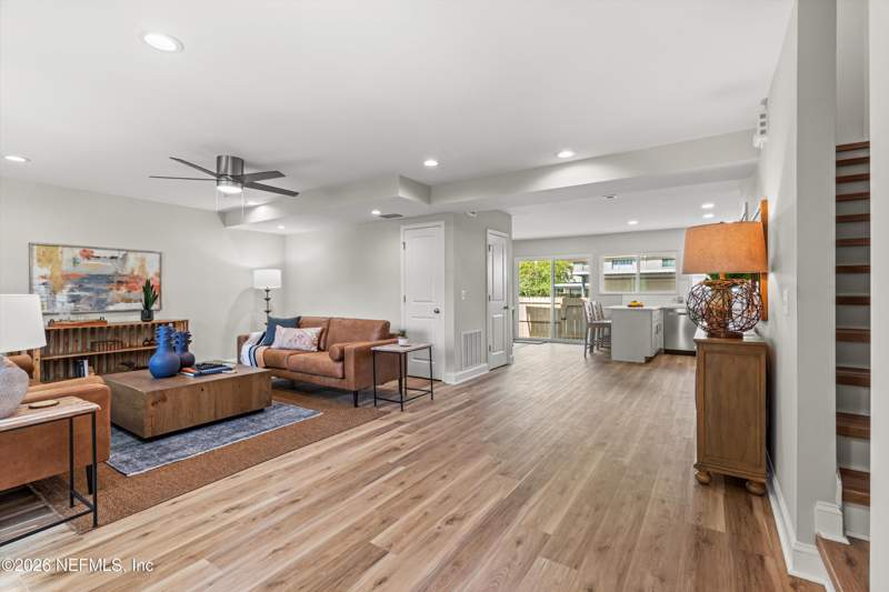 4 bedroom Townhouse at 8211 Kensington Square, Sutton Place, Jacksonville — photo 3