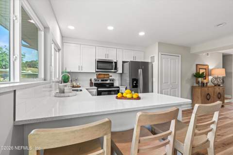 8211 Kensington Square, Jacksonville FL - photo 10 of 24