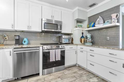 1215 15th Avenue, Jacksonville Beach FL - photo 9 of 30