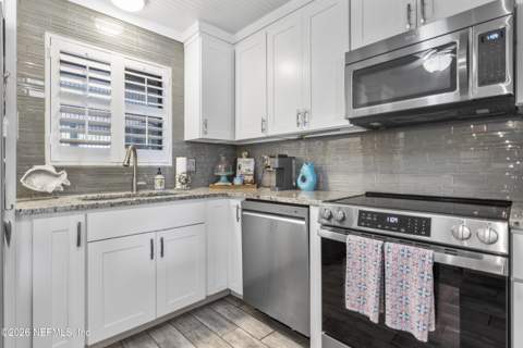 1215 15th Avenue, Jacksonville Beach FL - photo 10 of 30
