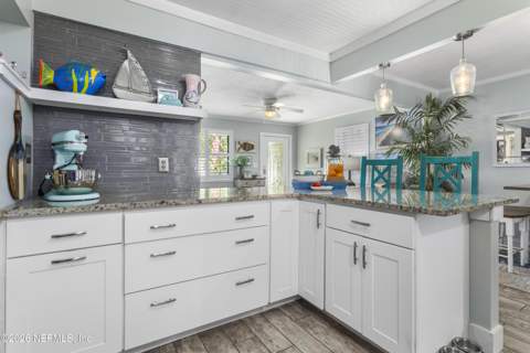 1215 15th Avenue, Jacksonville Beach FL - photo 11 of 30