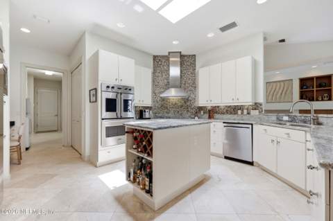 240 Laurel Lane, Ponte Vedra Beach FL - photo 9 of 56