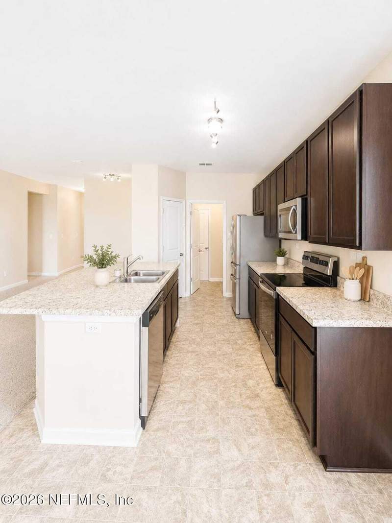 4 bedroom Single Family Residence at 11595 Dunns Crossing Drive, Dunns Crossing, Jacksonville — photo 3