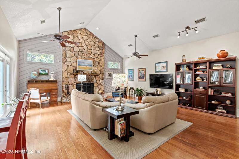 3 bedroom Single Family Residence at 4654 Ortega Farms Circle, Ortega Farms, Jacksonville — photo 2