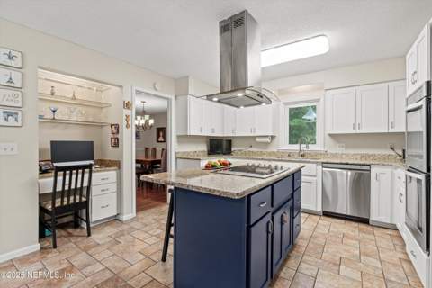 4654 Ortega Farms Circle, Jacksonville FL - photo 13 of 36