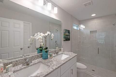 5233 Alpha Avenue, Jacksonville FL - photo 8 of 30