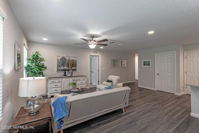 3 bedroom Single Family Residence at 5233 Alpha Avenue, Seminole Gardens, Jacksonville — photo 5
