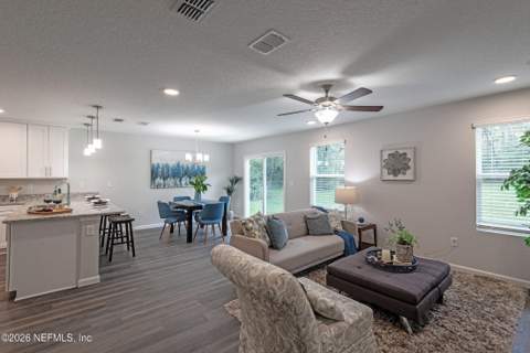 5233 Alpha Avenue, Jacksonville FL - photo 6 of 30