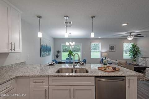 5233 Alpha Avenue, Jacksonville FL - photo 17 of 30