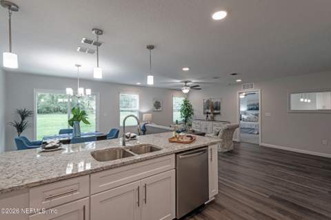 5233 Alpha Avenue, Jacksonville FL - photo 16 of 30