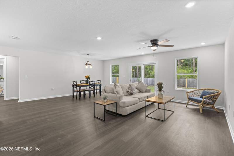 4 bedroom Single Family Residence at 8222 Foxdale Drive, Foxwood, Jacksonville — photo 2