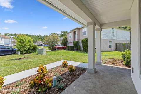8222 Foxdale Drive, Jacksonville FL - photo 10 of 52