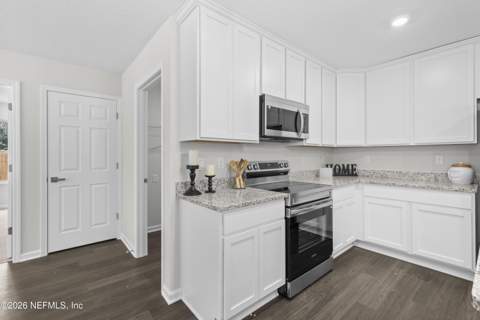 8222 Foxdale Drive, Jacksonville FL - photo 19 of 52