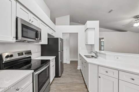 7917 WINTERWOOD Circle, Jacksonville FL - photo 18 of 40