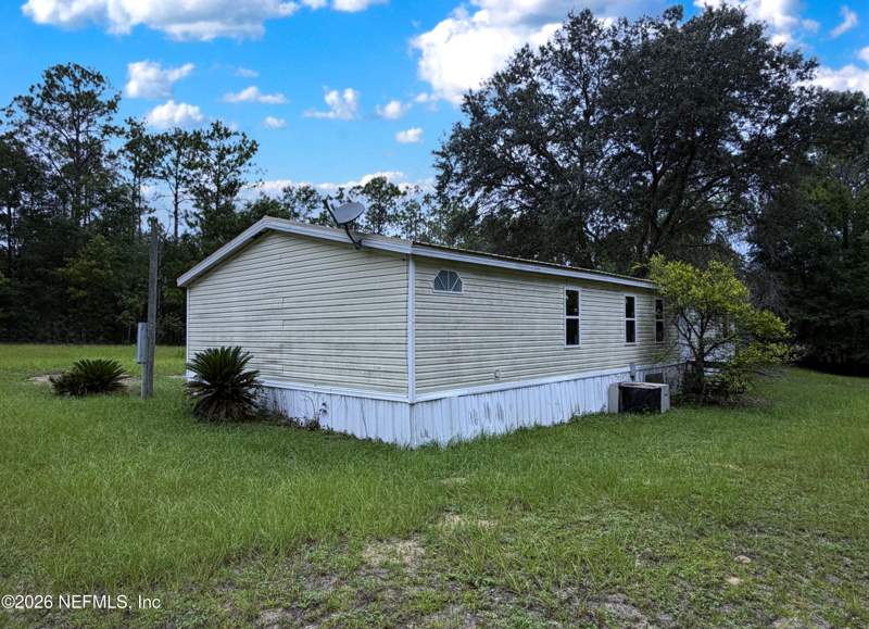 4 bedroom Manufactured Home at 173 Hill Top Loop, Long Lake Estates, Hawthorne — photo 4