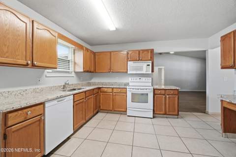 10330 Elderberry Drive, Jacksonville FL - photo 10 of 27