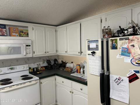 5520 Leaming Avenue, Jacksonville FL - photo 10 of 26