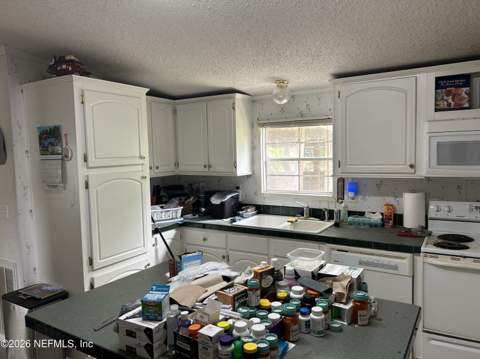 5520 Leaming Avenue, Jacksonville FL - photo 9 of 26
