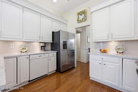 4078 Glenhurst Drive, Jacksonville FL - photo 10 of 36