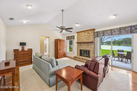 3331 Hidden Lake Drive, Jacksonville FL - photo 6 of 43