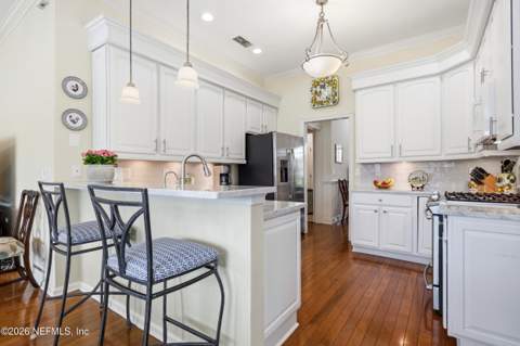 4078 Glenhurst Drive, Jacksonville FL - photo 9 of 36