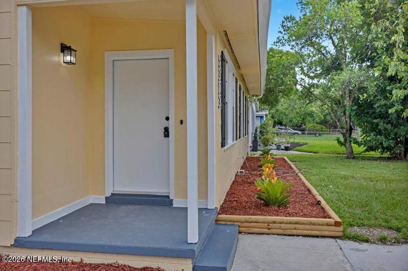 3 bedroom Single Family Residence at 5303 BUNCHE Drive, Floradale, Jacksonville — photo 4