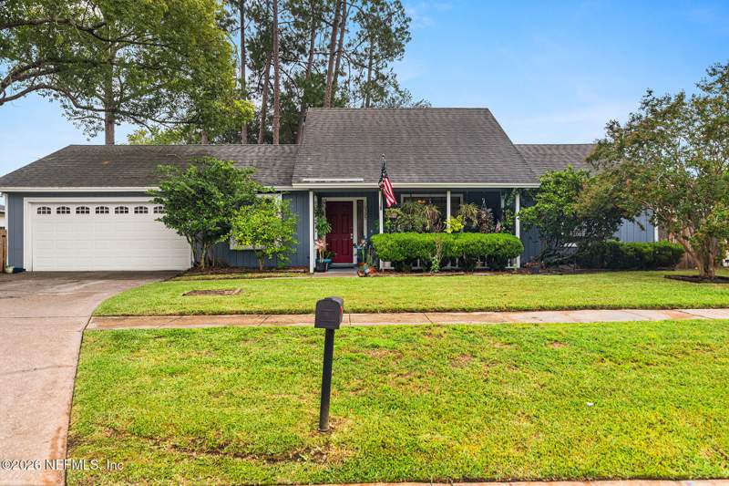 4 bedroom Single Family Residence at 10325 WALNUT Bend, Walnut Bend, Jacksonville — photo 1