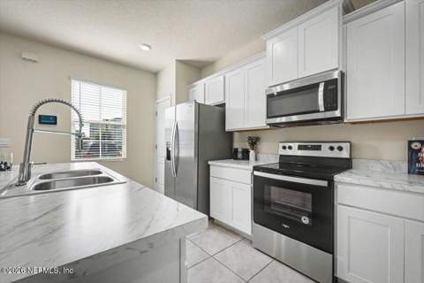 2880 Mule Deer Circle, Jacksonville FL - photo 7 of 30