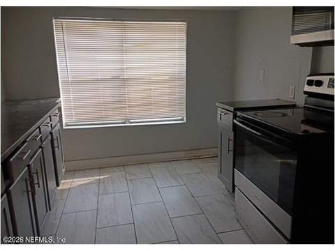 2560 Vernon Street, Jacksonville FL - photo 9 of 13