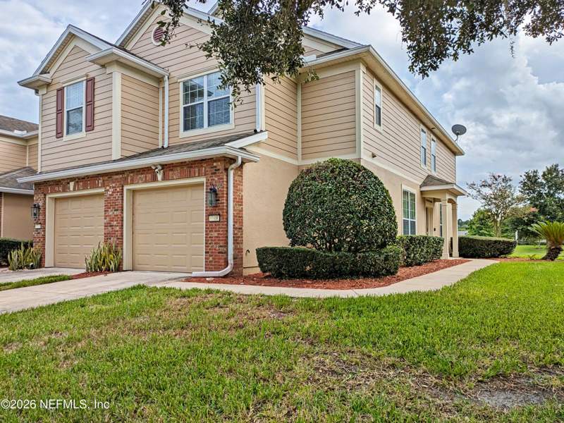 3 bedroom Townhouse at 6908 ROUNDLEAF Drive, Greenbrier At Bartram Park, Jacksonville — photo 2