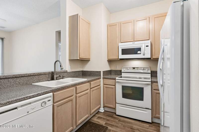 3 bedroom Condominium at 8601 BEACH Boulevard #1414, Southern Grove, Jacksonville — photo 5