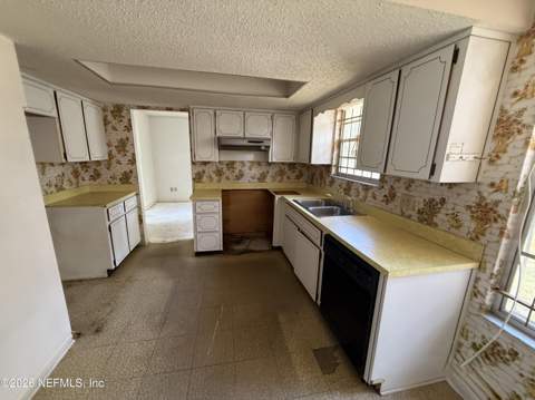 1214 Turtle Creek Drive, Jacksonville FL - photo 8 of 19