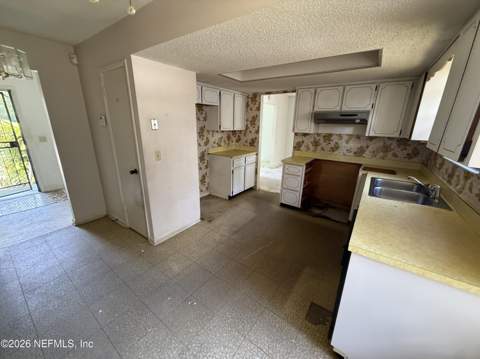 1214 Turtle Creek Drive, Jacksonville FL - photo 9 of 19