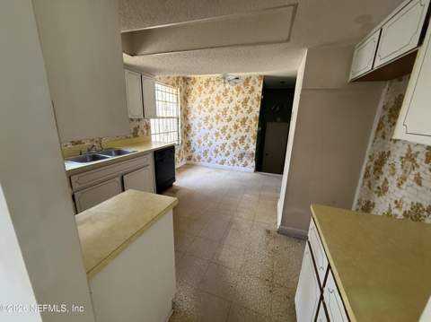 1214 Turtle Creek Drive, Jacksonville FL - photo 10 of 19