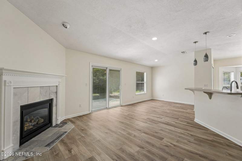 3 bedroom Single Family Residence at 3307 INTERNATIONAL VILLAGE Court, Ridgemoor, Jacksonville — photo 5