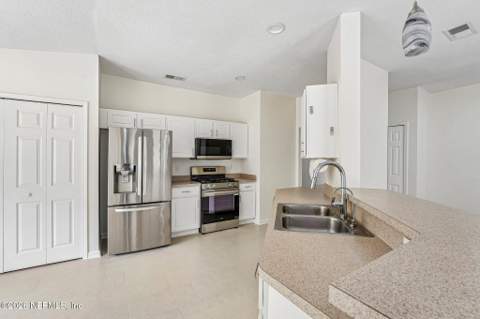 3307 INTERNATIONAL VILLAGE Court, Jacksonville FL - photo 10 of 36